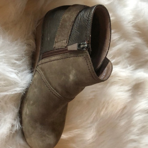 Little brown comfort booties - Picture 3 of 3